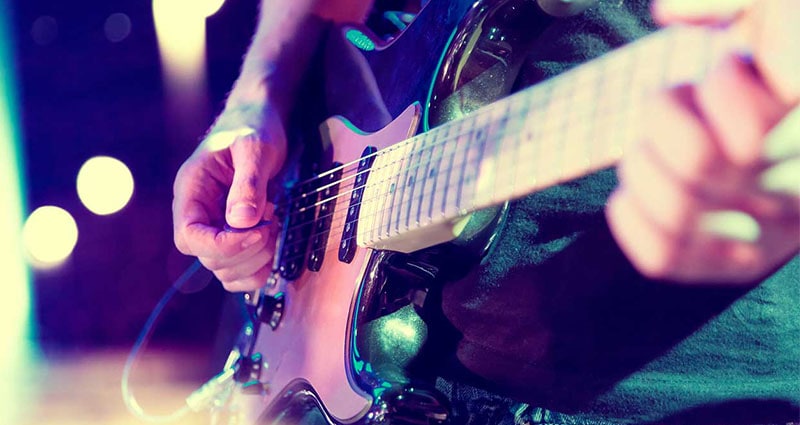 Event Entertainment: The Benefits Of A Live Performance Over A Playlist