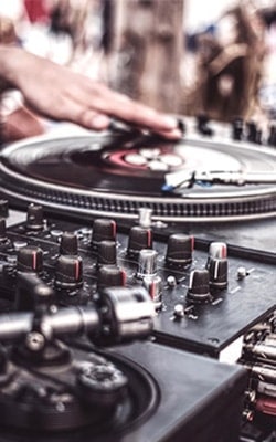 DJ