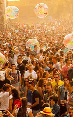 20 Amazing Acts to Add to Your Festival Entertainment
