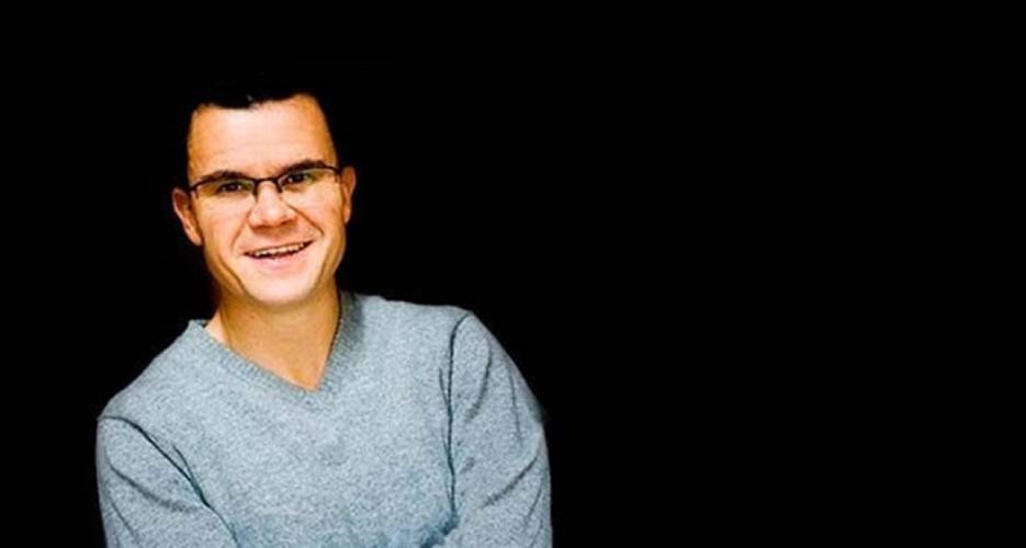 Dominic Holland 