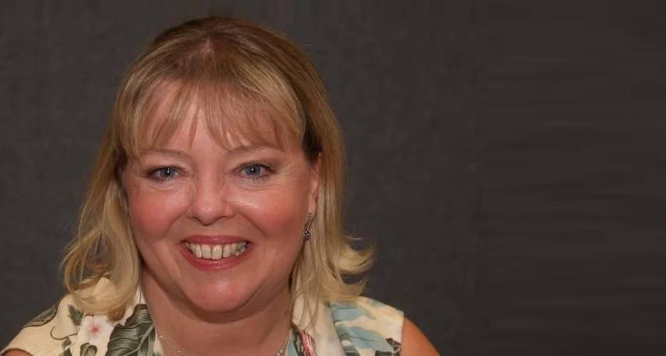 Sue Hodge 