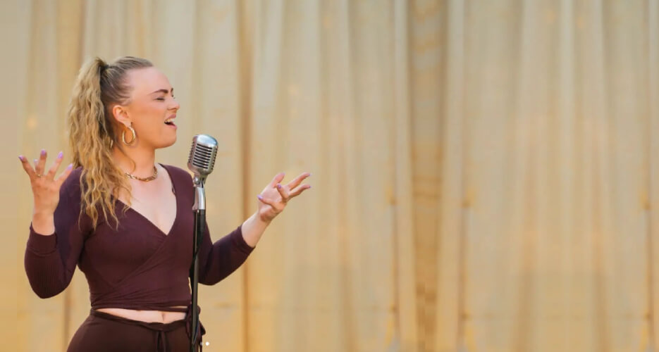 Hire Naomi Johnson | Booking Agent & Contact Details