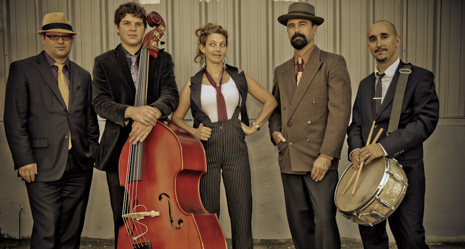 The Royal Roses Official Act Profile Picture