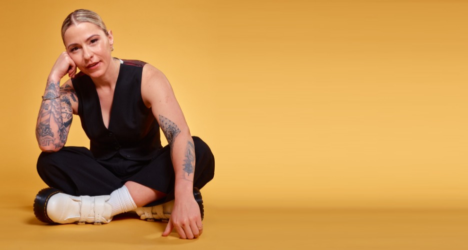 Lucy Spraggan Official Hero Image