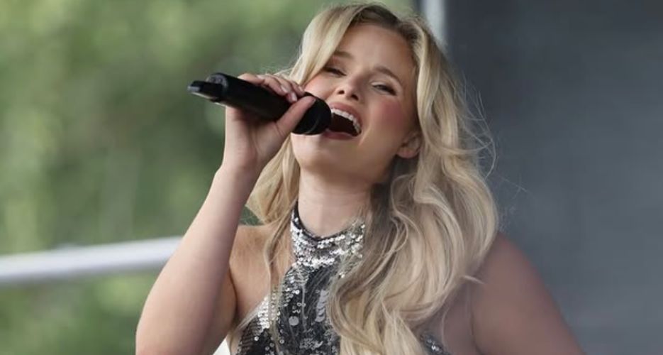 Sabrina Carpenter Tribute UK Official Speaker Profile Picture