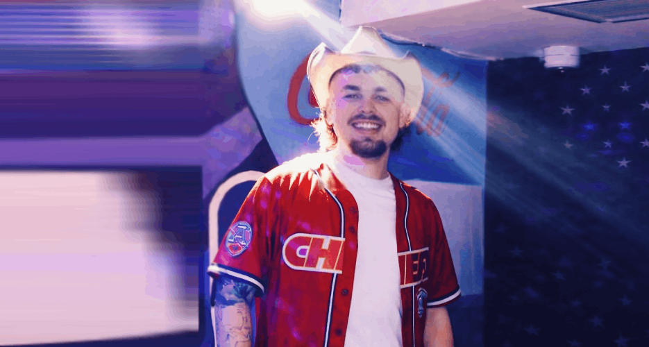 Kristian Dewis Official Speaker Profile Image