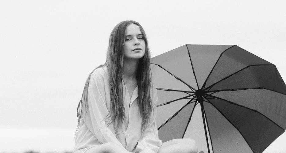 Gabrielle Aplin Official Act Profile Picture