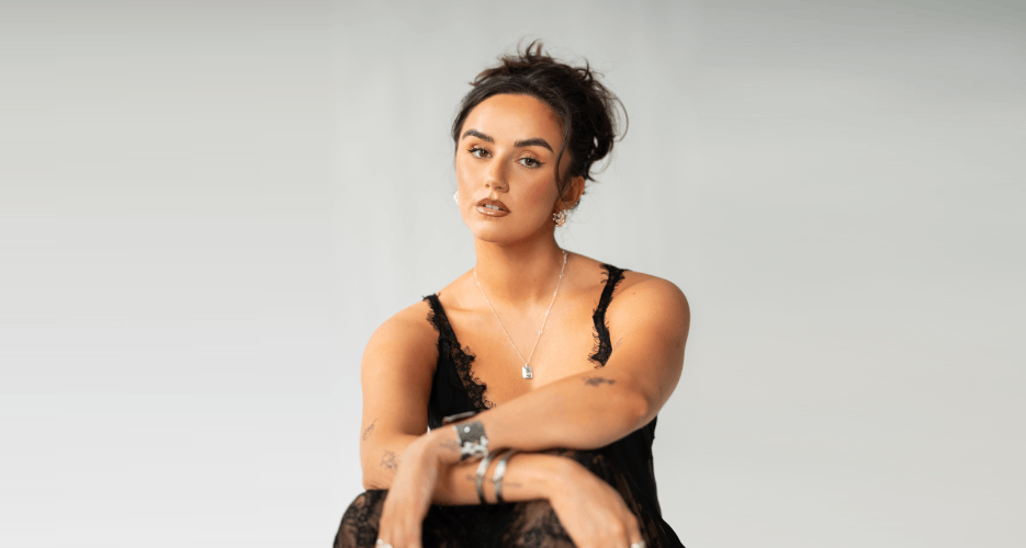 Lily Bartlett Official Act Profile Image