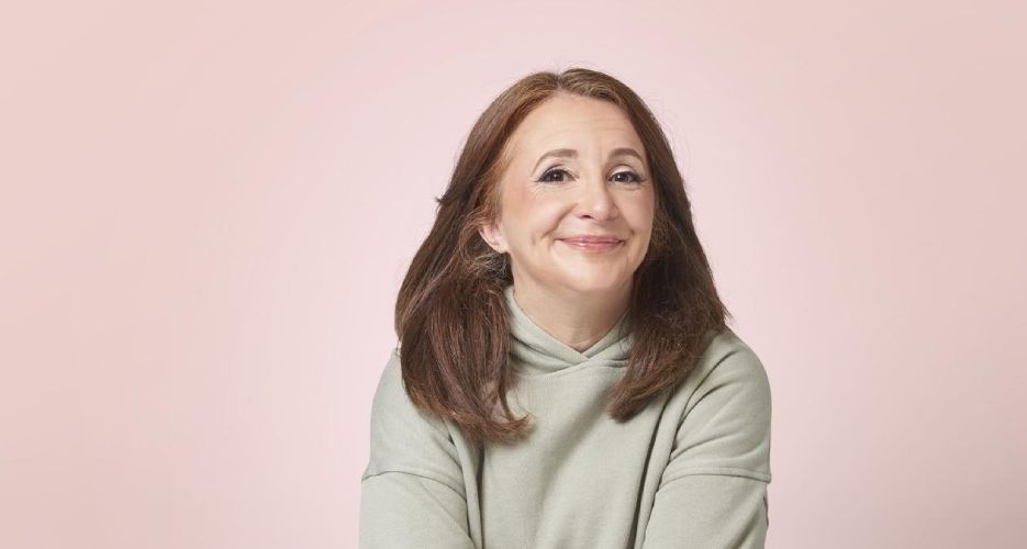 Lucy Porter Official Artist Image