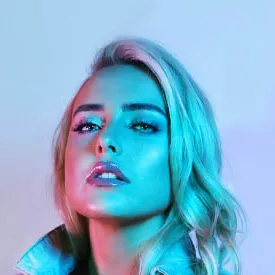 Holly Ellison 