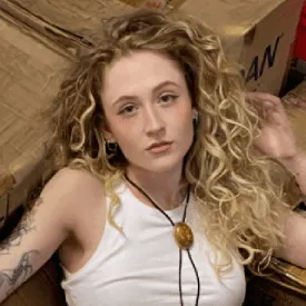 Janet Devlin official Act Profile Picture 