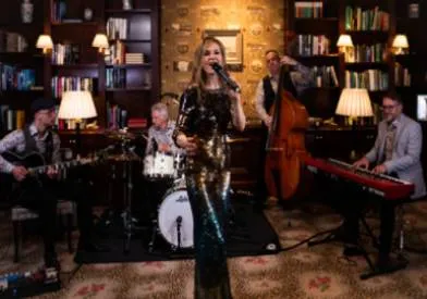 Lorraine and The Flames