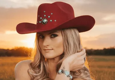 Lainey Wilson UK Tribute Official Act Picture