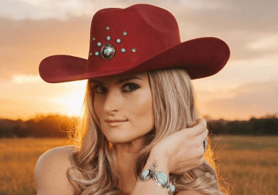 Lainey Wilson UK Tribute Official Act Picture