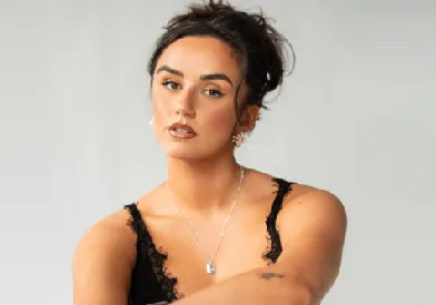 Lily Bartlett Official Act Profile Image