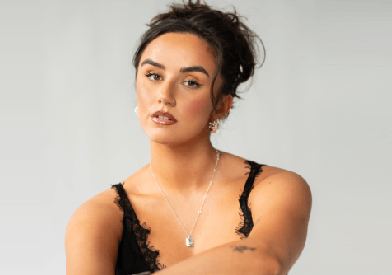 Lily Bartlett Official Act Profile Image